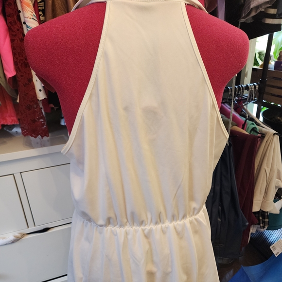 Chic White Button-Up Tank Top - Picture 3 of 3